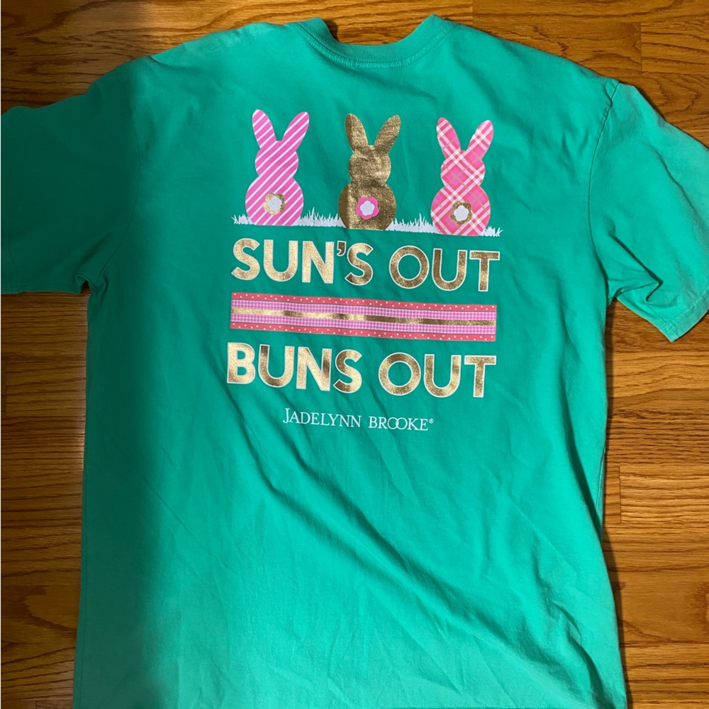Jadelynn Brooke Sun’s out buns out T-shirt
